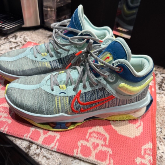 Size 9.5 - Nike Air Zoom GT Jump 2 Alpha Wave - Picture 6 of 14